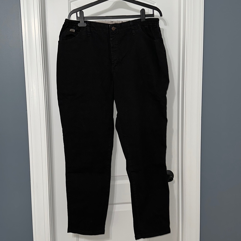 Lee Women's Plus Size Relaxed Fit Side Elastic Tapered Leg Jean 20W